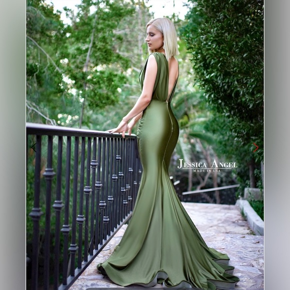 Jessica Angel Formal Dress; Size L; Cardinal; ONLY WORN ONCE - Picture 2 of 8